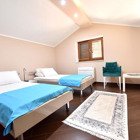 Apartamento Maniva Penthouse By The Sea Kotor Exterior foto